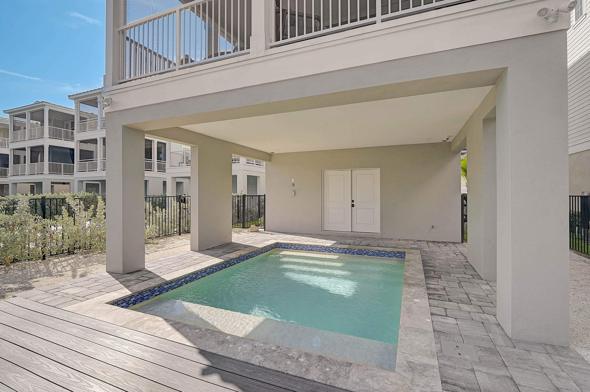 4337 Marina Vw Wy-53