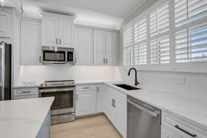 4337 Marina Vw Wy-16