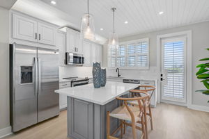 4337 Marina Vw Wy-17