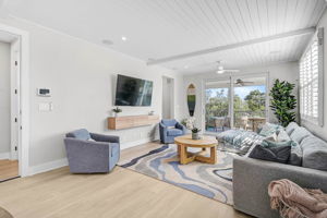 4337 Marina Vw Wy-22