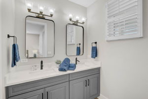 4337 Marina Vw Wy-40