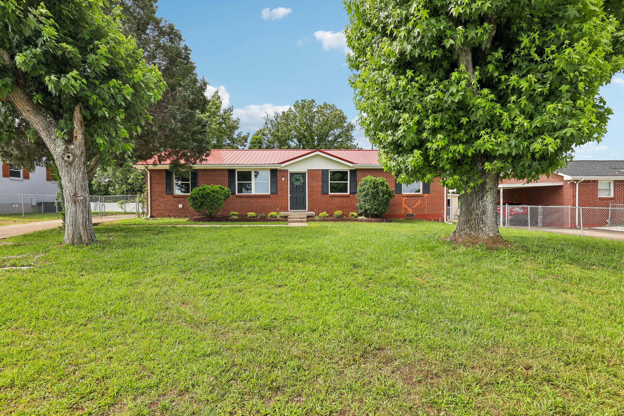 Appleton Dr-S0306-004.jpg