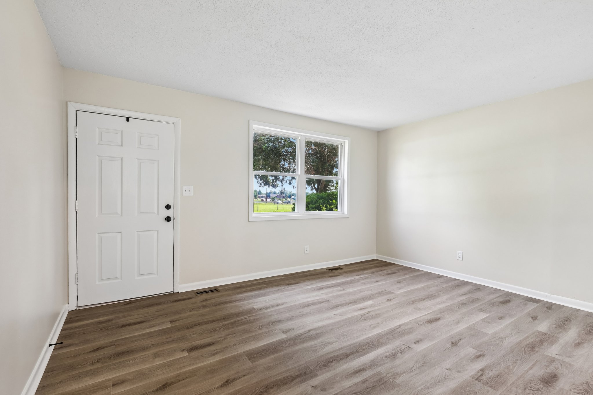 Appleton Dr-S0306-005.jpg