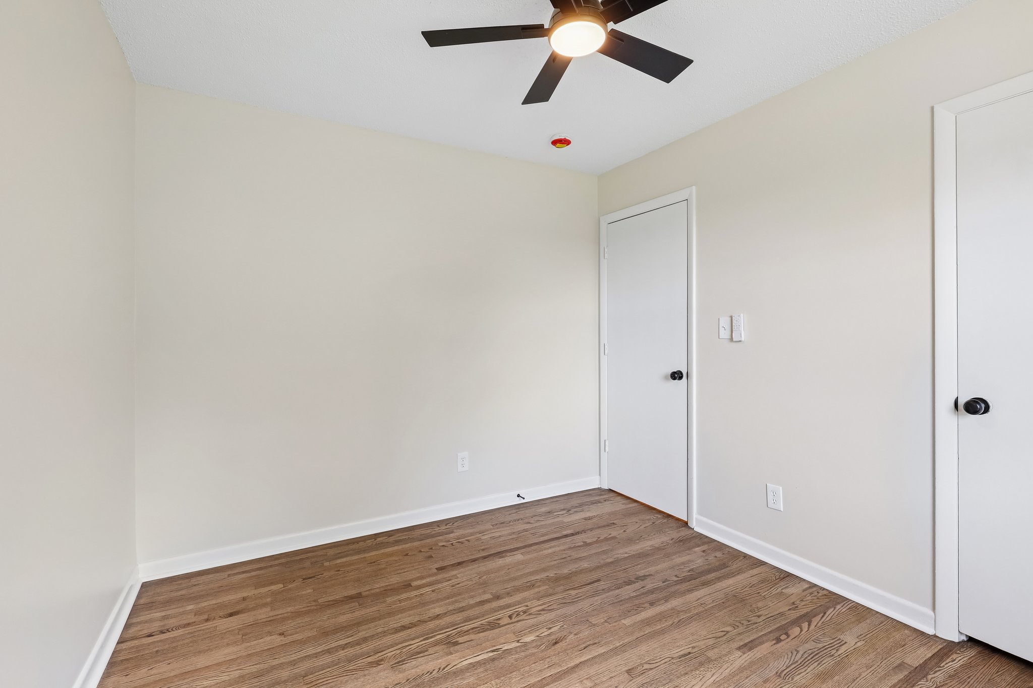 Appleton Dr-S0306-024.jpg