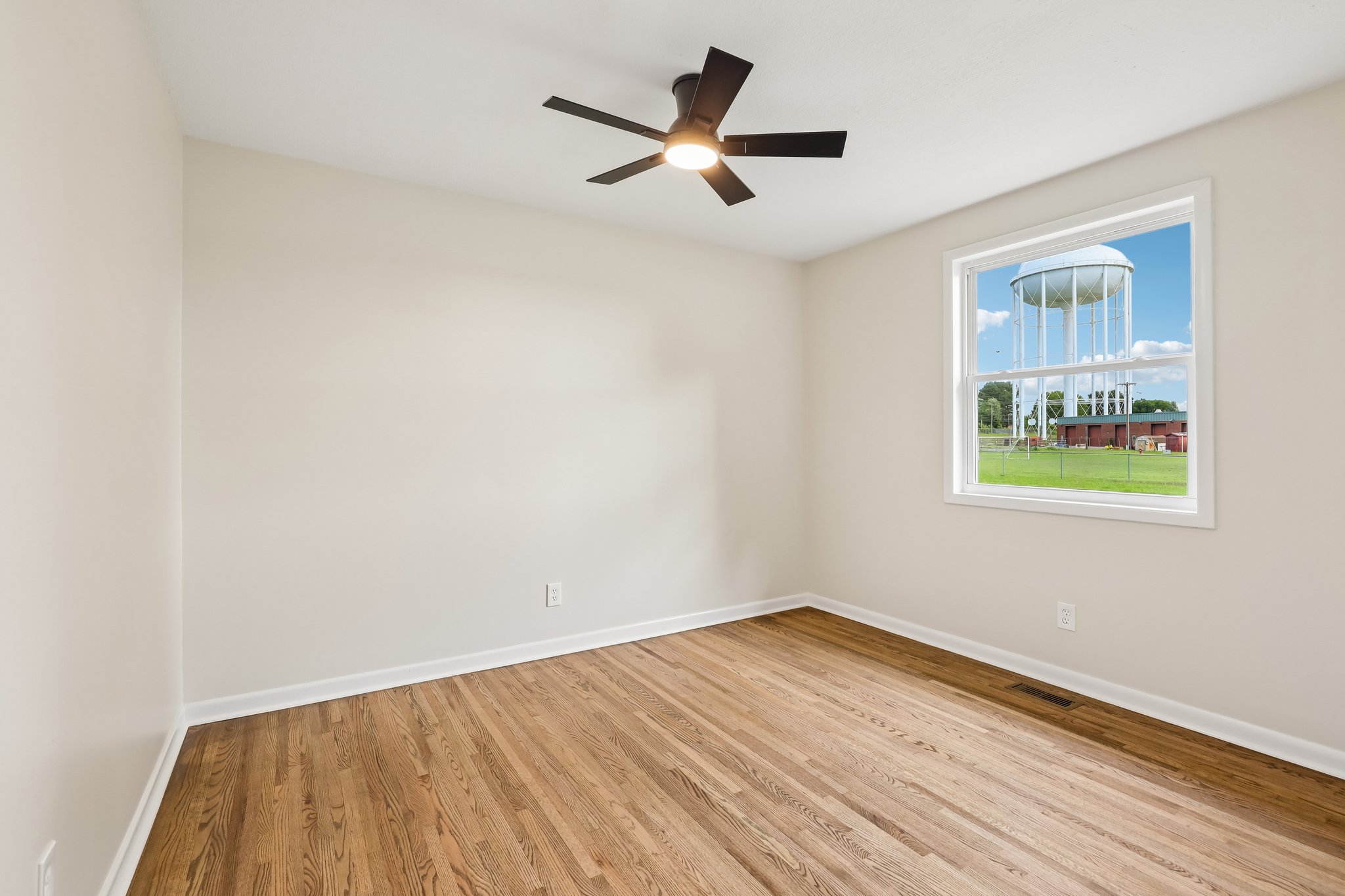 Appleton Dr-S0306-025.jpg
