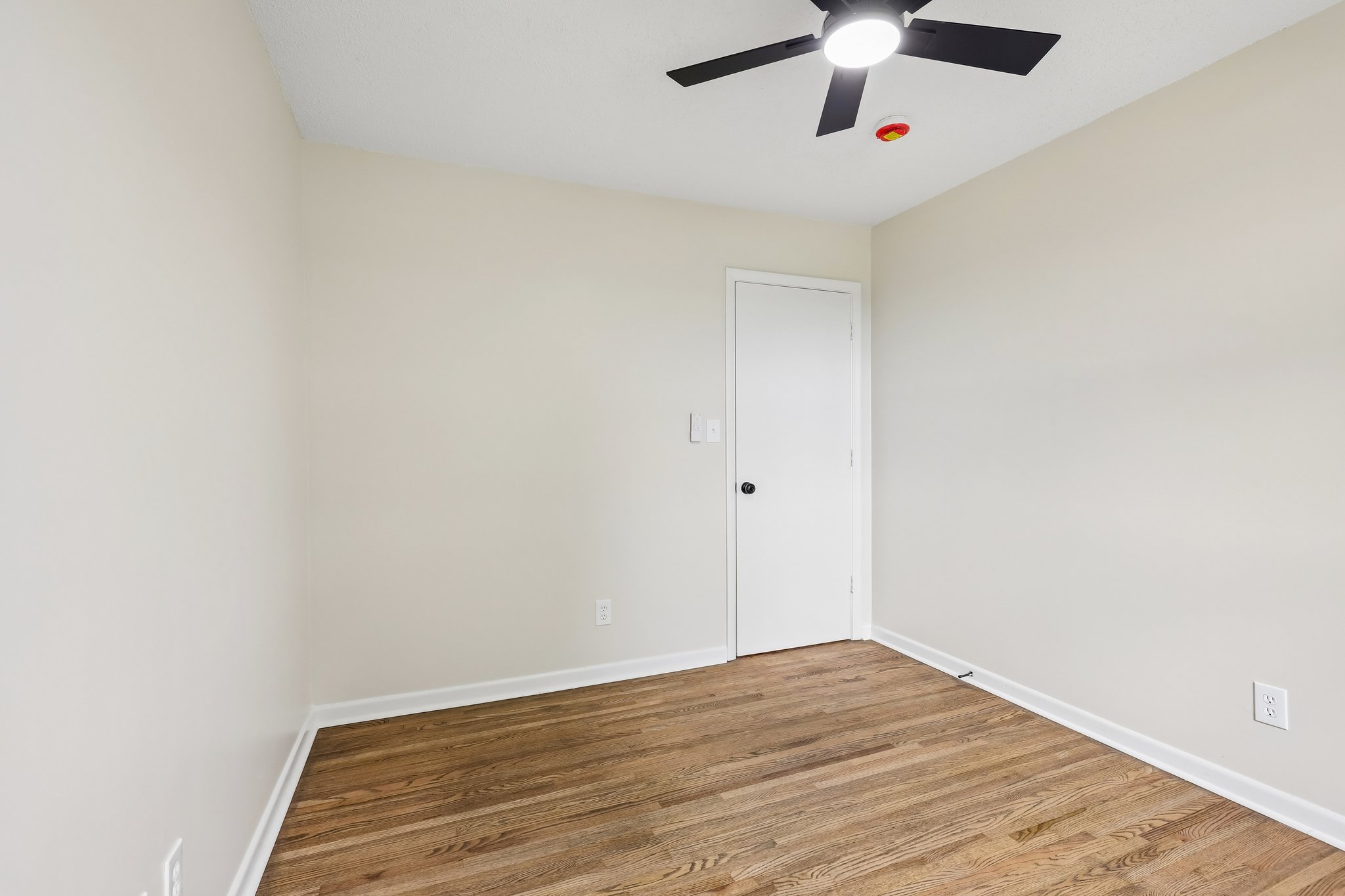 Appleton Dr-S0306-028.jpg