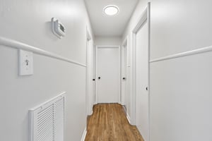 Appleton Dr-S0306-016.jpg