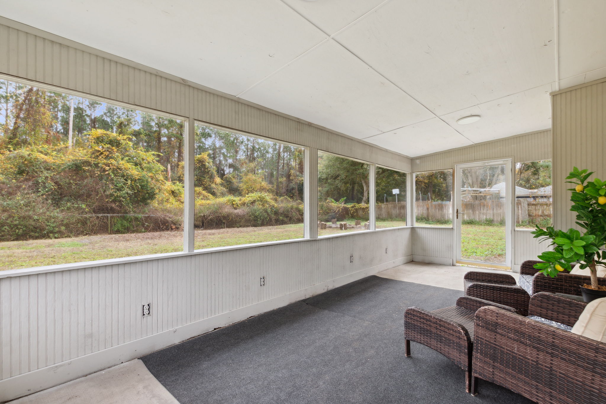 Screened-in Porch