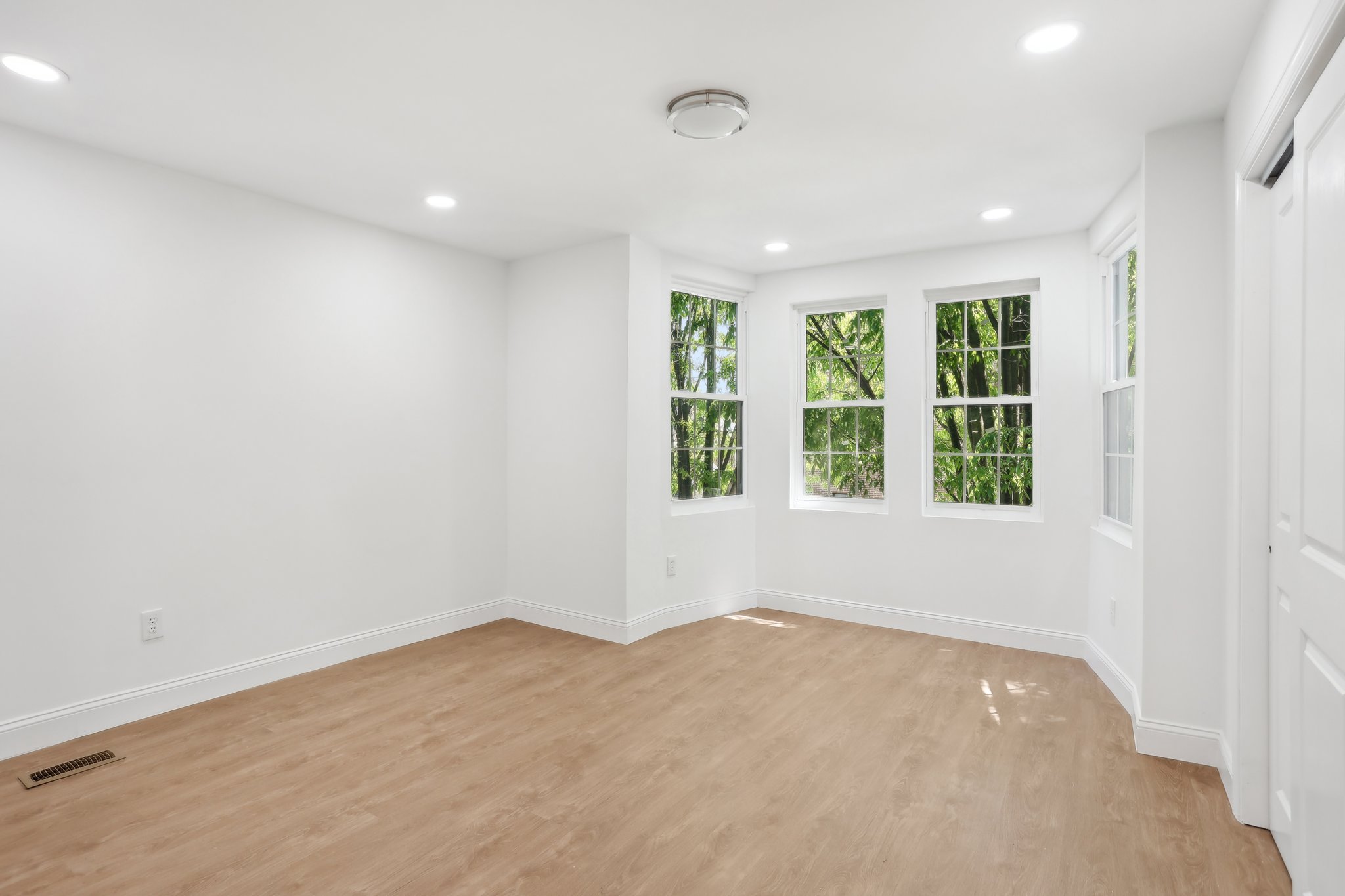 S 54th St-016.jpg