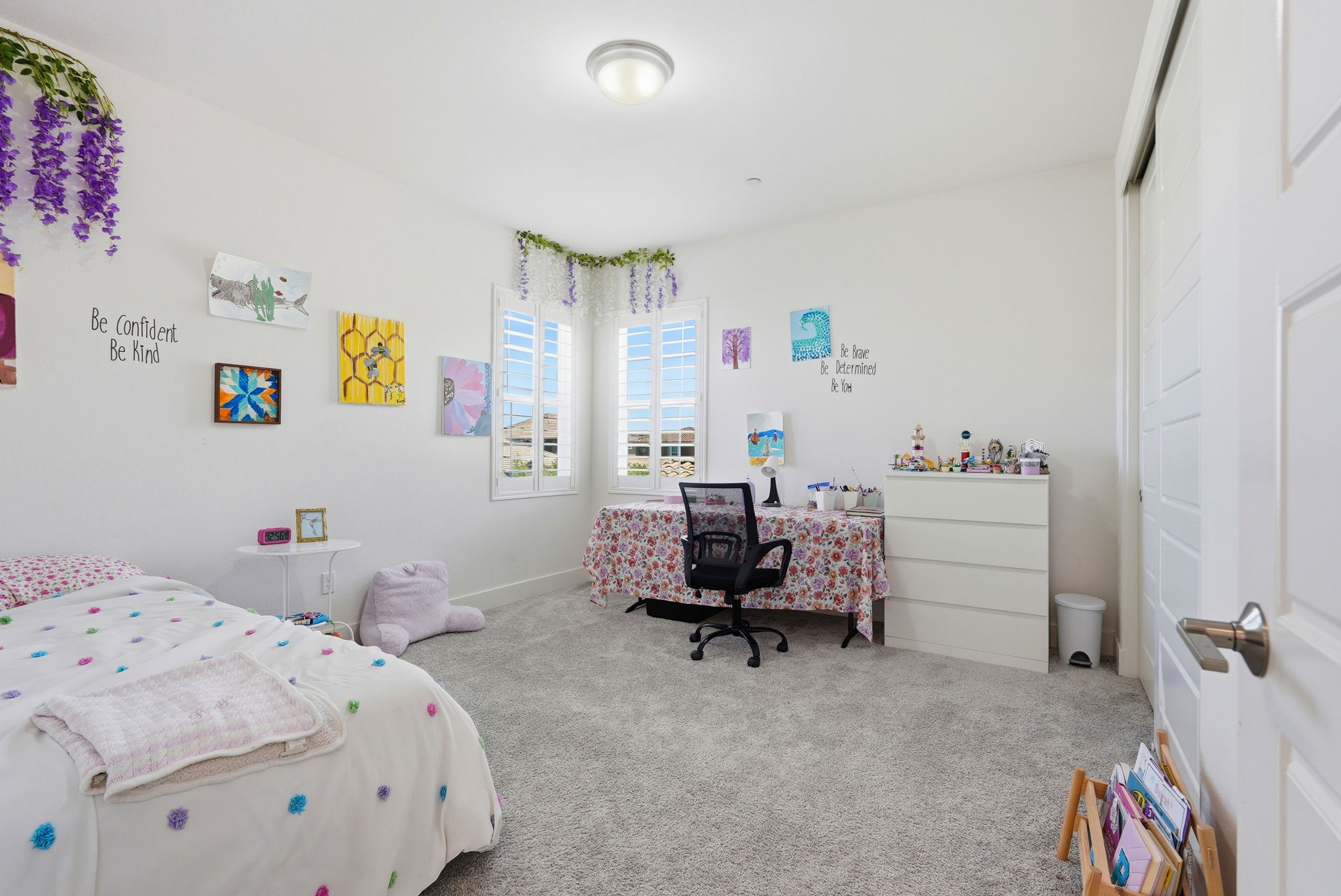 043_F8_4340 Hummingbird Cir