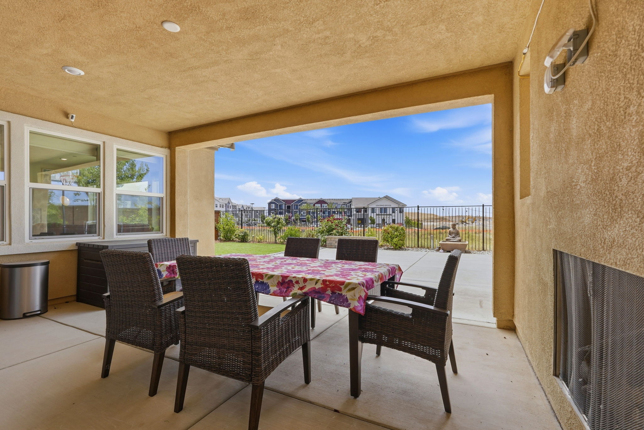 066_F8_4340 Hummingbird Cir