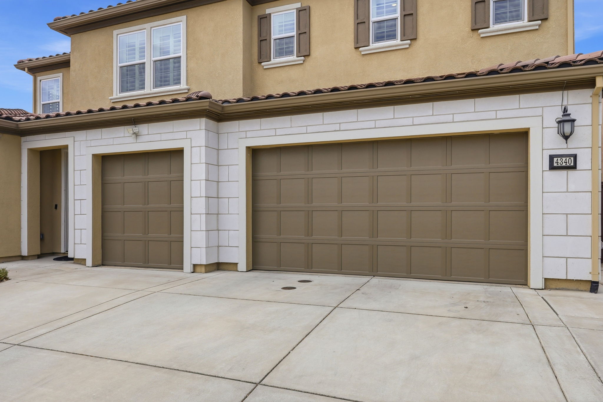 074_F8_4340 Hummingbird Cir