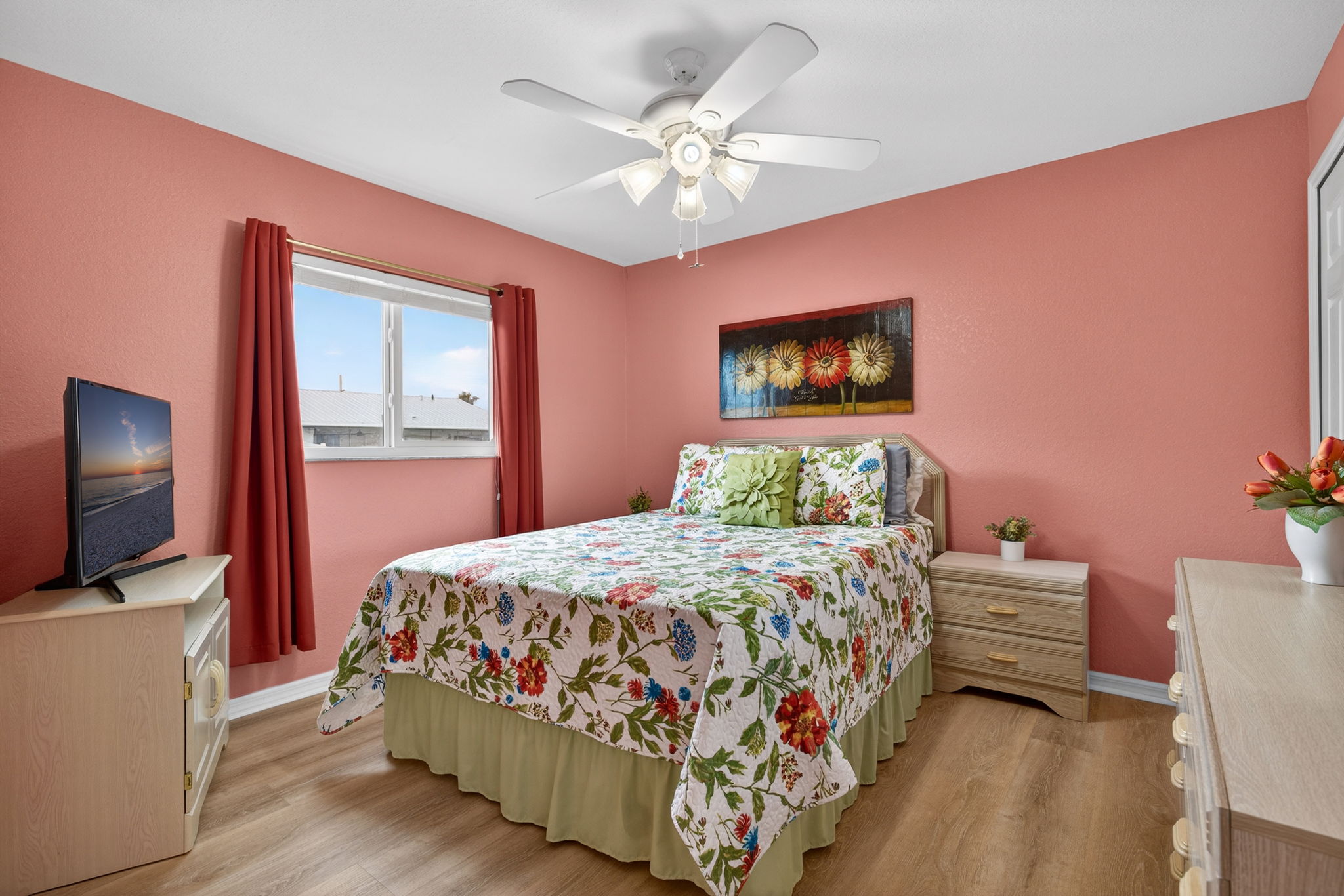 Guest Bedroom 1 - 1 of 2