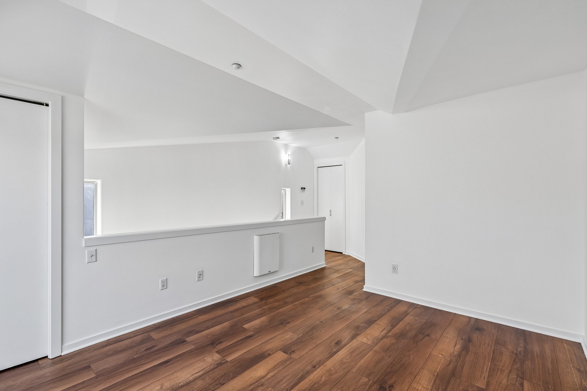 8th Ave NE-S1908-026.jpg