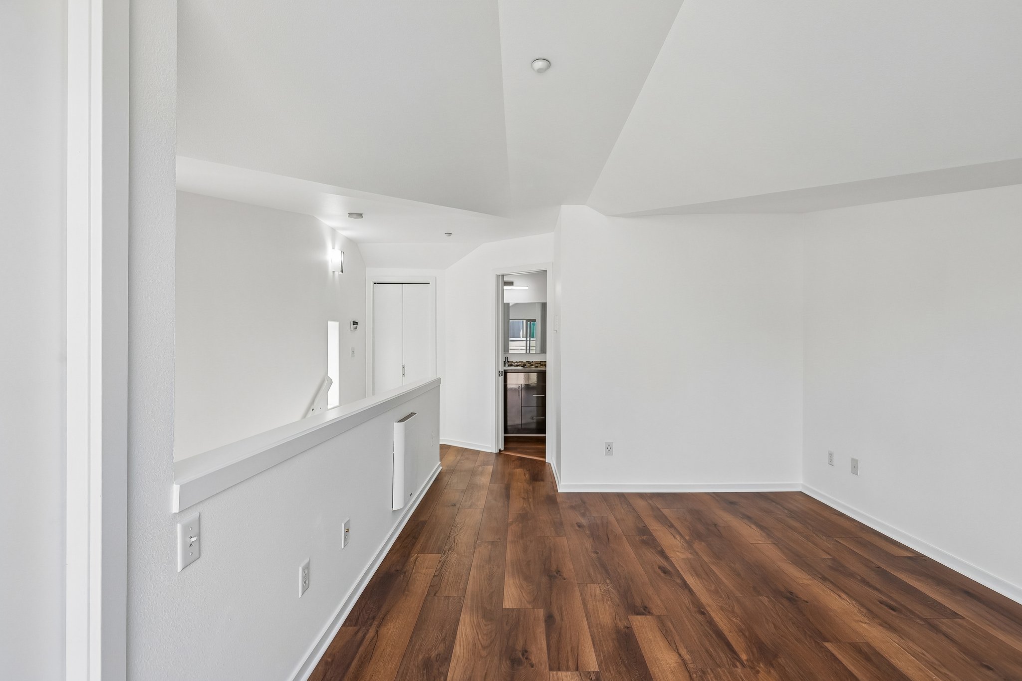 8th Ave NE-S1908-028.jpg