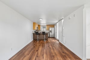 8th Ave NE-S1908-008.jpg