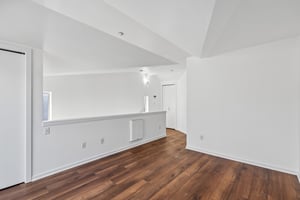 8th Ave NE-S1908-026.jpg