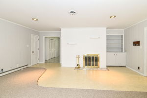 FIREPLACE IN FAMILY ROOM