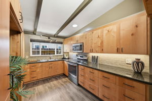 010_F8_43416 Columbia Ave
