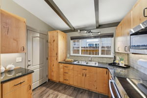 013_F8_43416 Columbia Ave