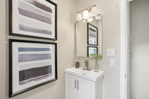 Xenia Ave N-L2007-032.jpg