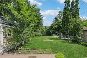Xenia Ave N-L2007-039.jpg