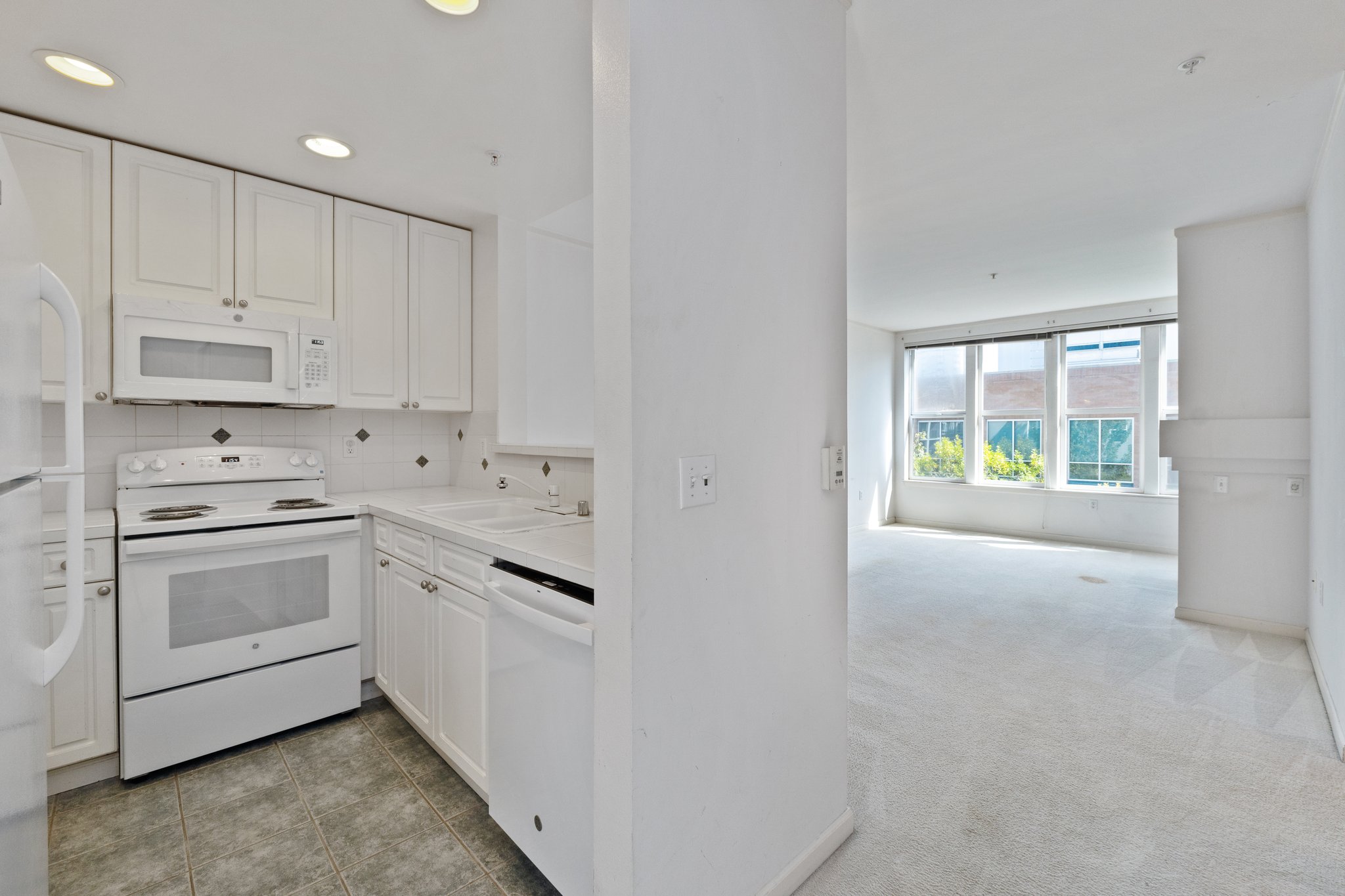 Roosevelt Way NE 608-S0109-013.jpg