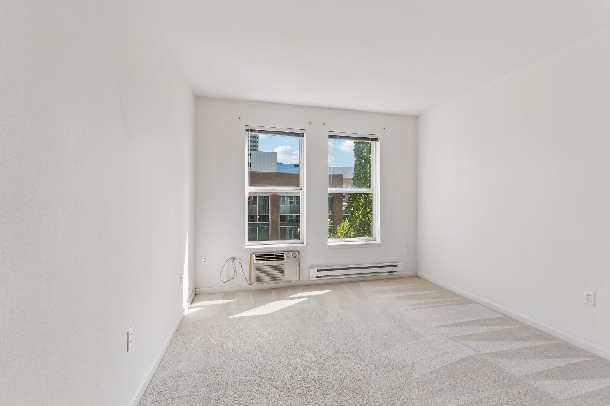 Roosevelt Way NE 608-S0109-018.jpg