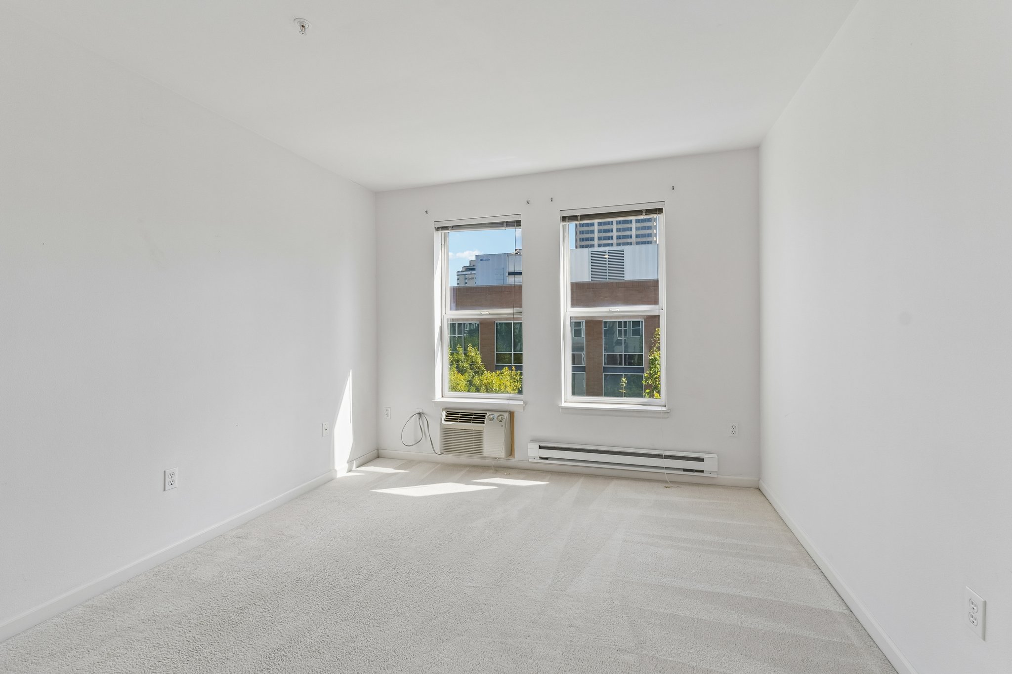 Roosevelt Way NE 608-S0109-019.jpg