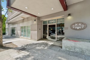 Roosevelt Way NE 608-S0109-003.jpg