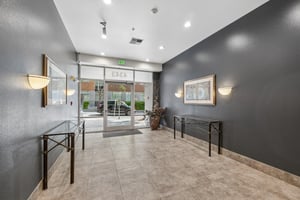 Roosevelt Way NE 608-S0109-004.jpg