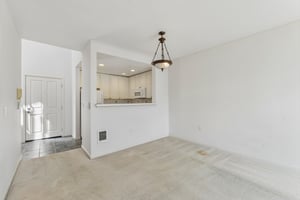 Roosevelt Way NE 608-S0109-007.jpg