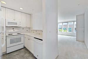 Roosevelt Way NE 608-S0109-014.jpg