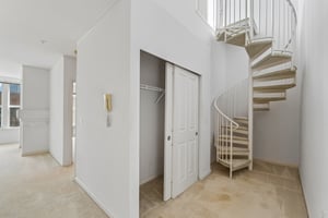 Roosevelt Way NE 608-S0109-017.jpg