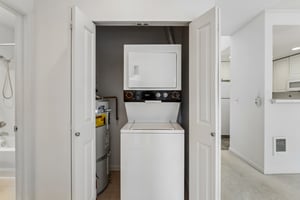 Roosevelt Way NE 608-S0109-022.jpg