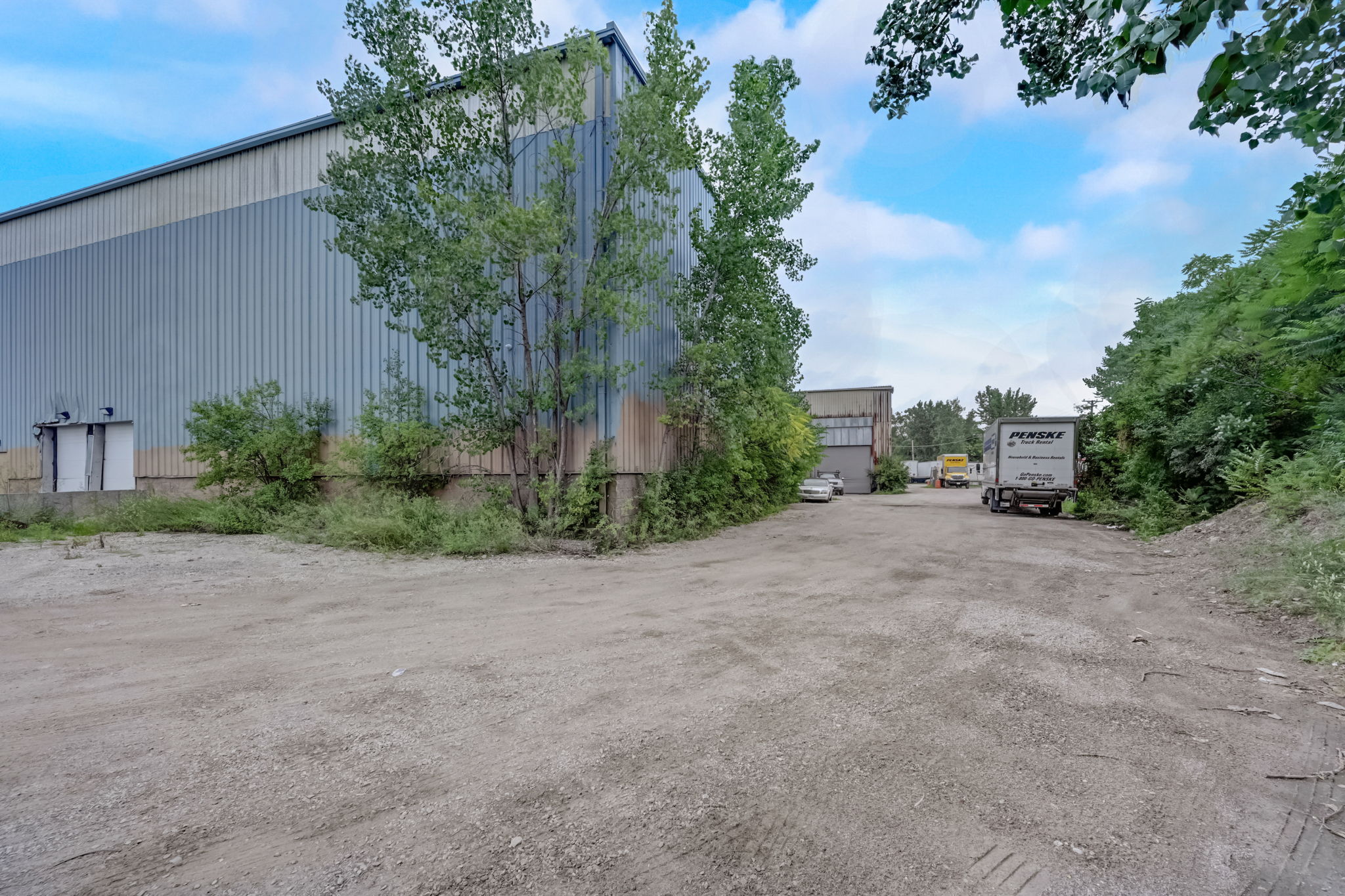 S Oakley Ave-002