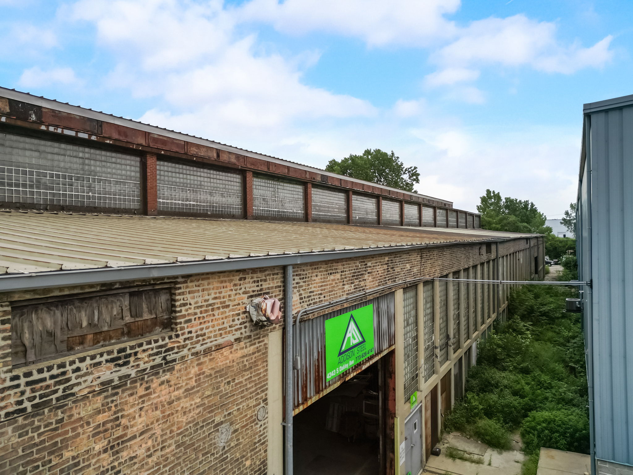 S Oakley Ave-036