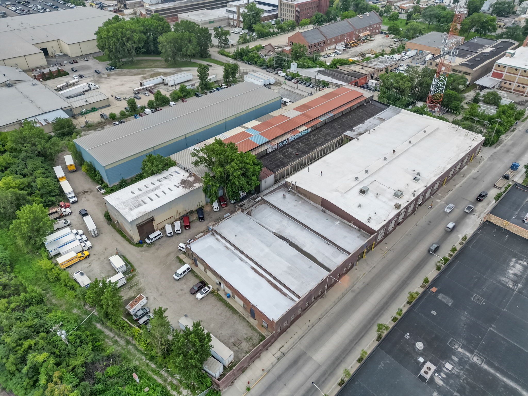 S Oakley Ave-048