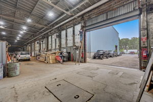 S Oakley Ave-014