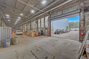 S Oakley Ave-016