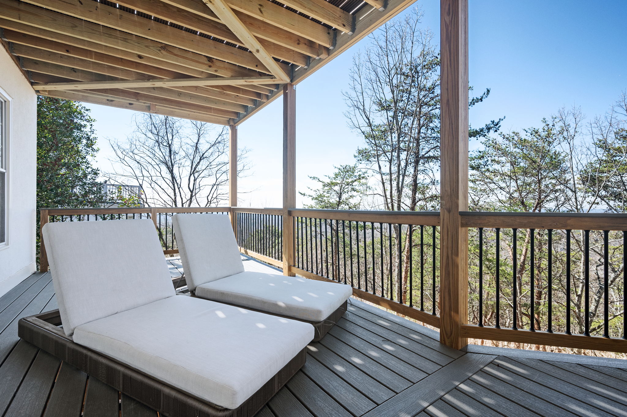 Lowed Deck with Panoramic Views