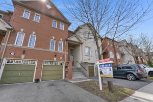 435 Hensall Cir #76, Mississauga, ON L5A 4P1, Canada Photo 1