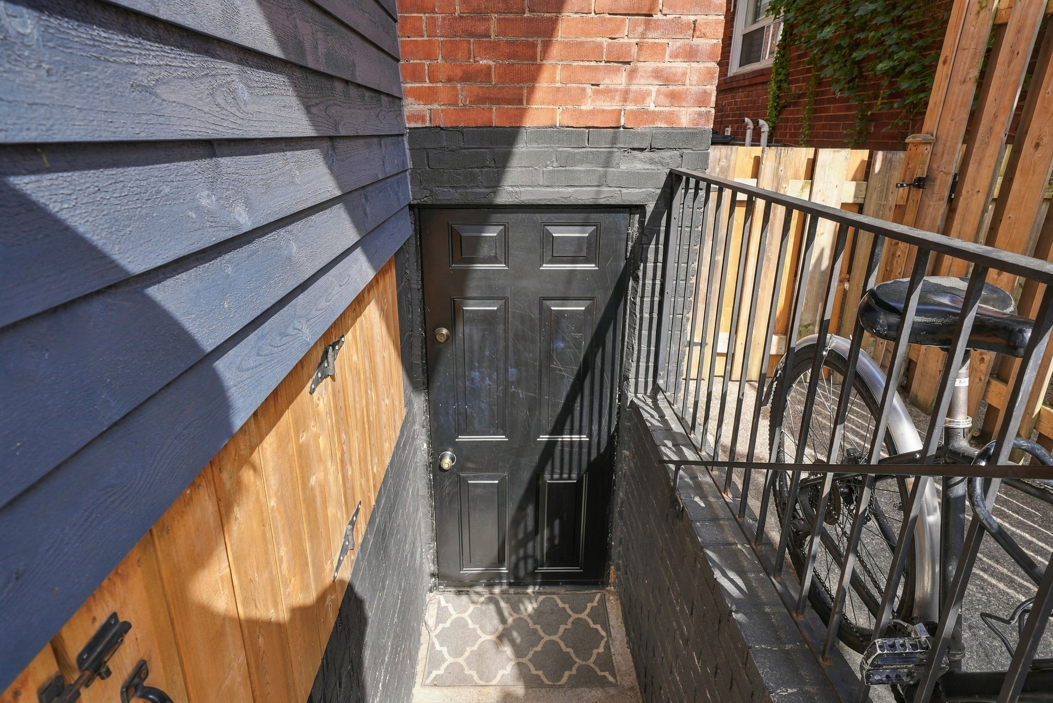  Photo 47