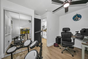Office 1b