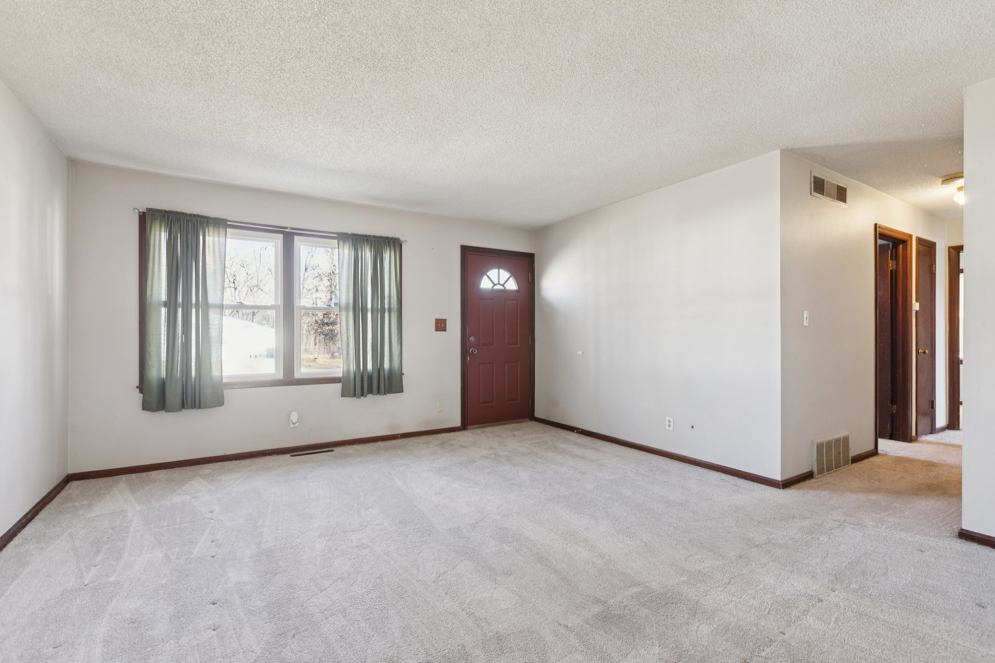 7803 - 4350 N Drury Ave_006.jpg