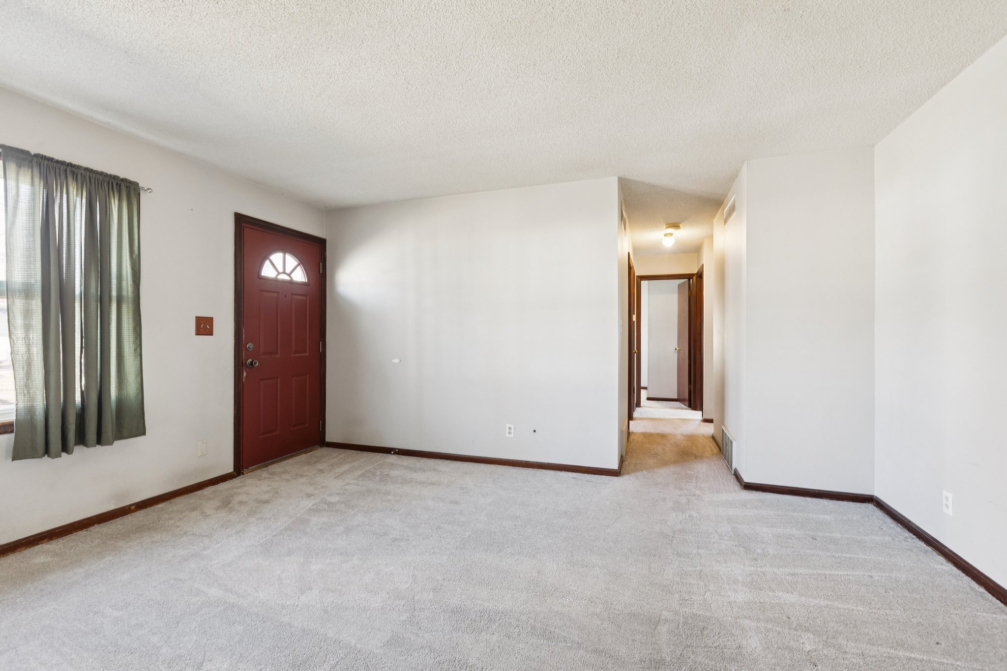 7803 - 4350 N Drury Ave_007.jpg