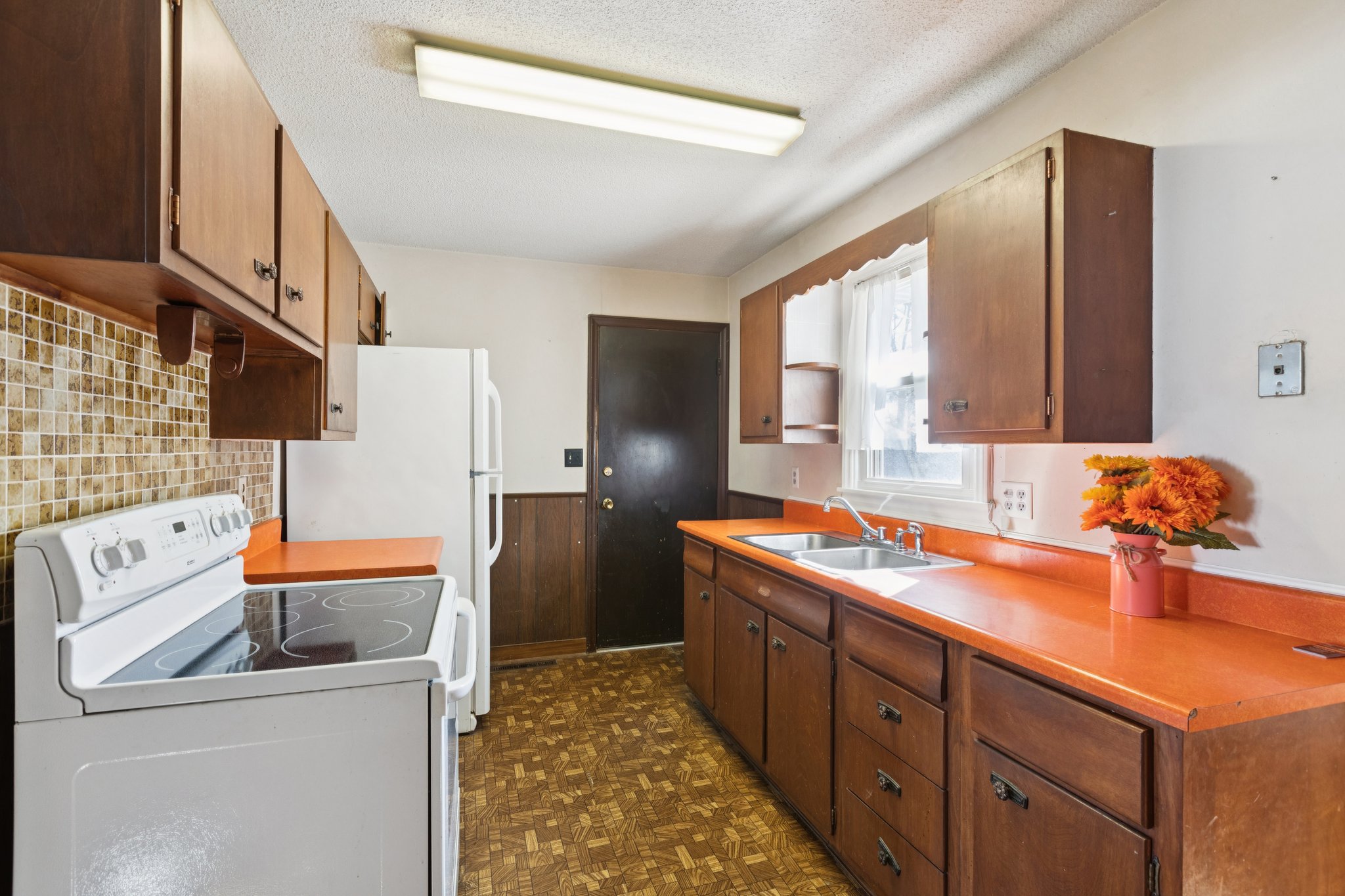 7803 - 4350 N Drury Ave_008.jpg