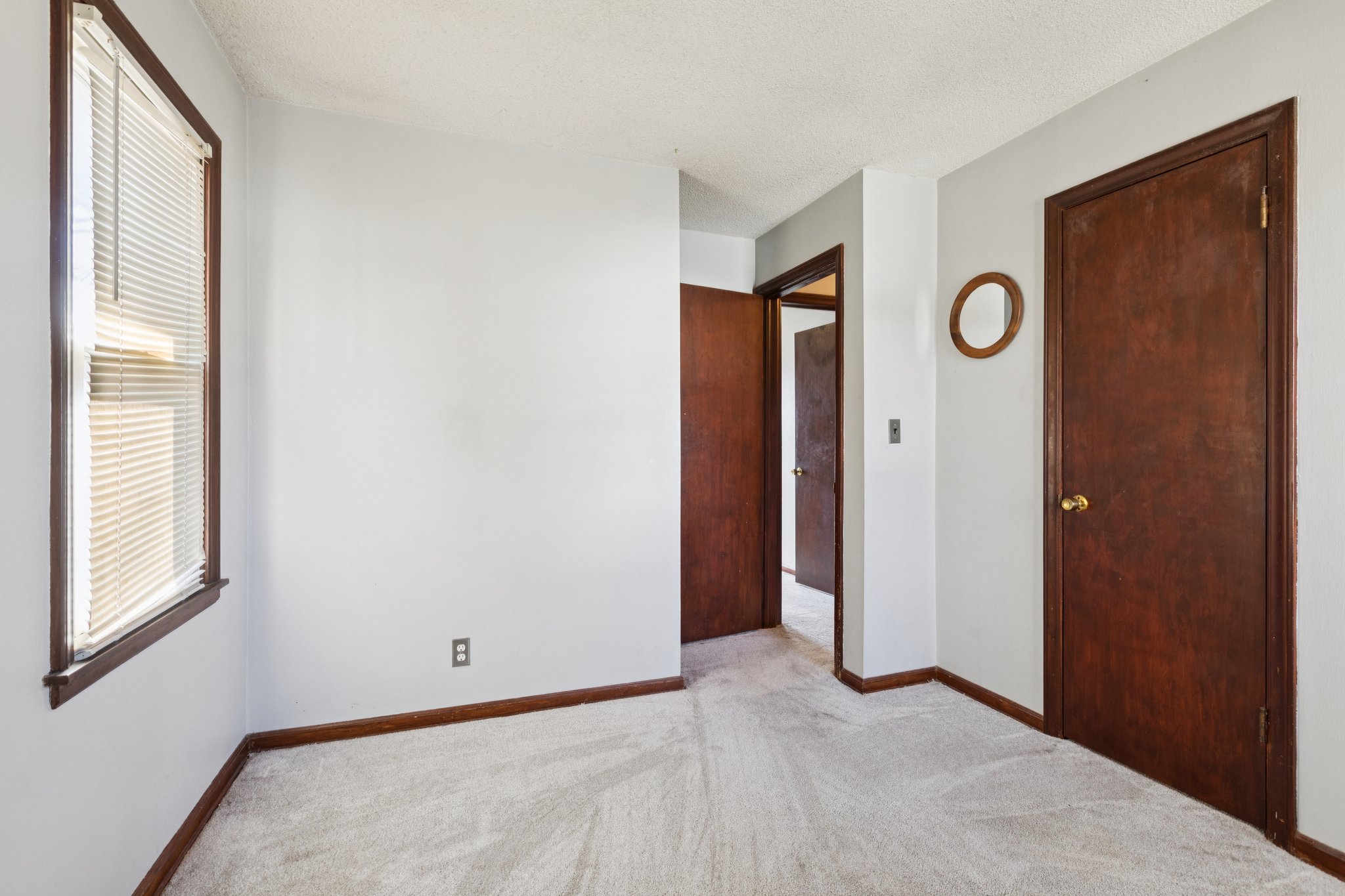 7803 - 4350 N Drury Ave_016.jpg