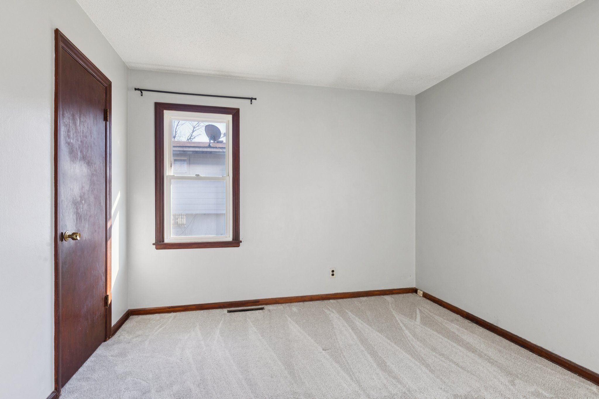 7803 - 4350 N Drury Ave_017.jpg