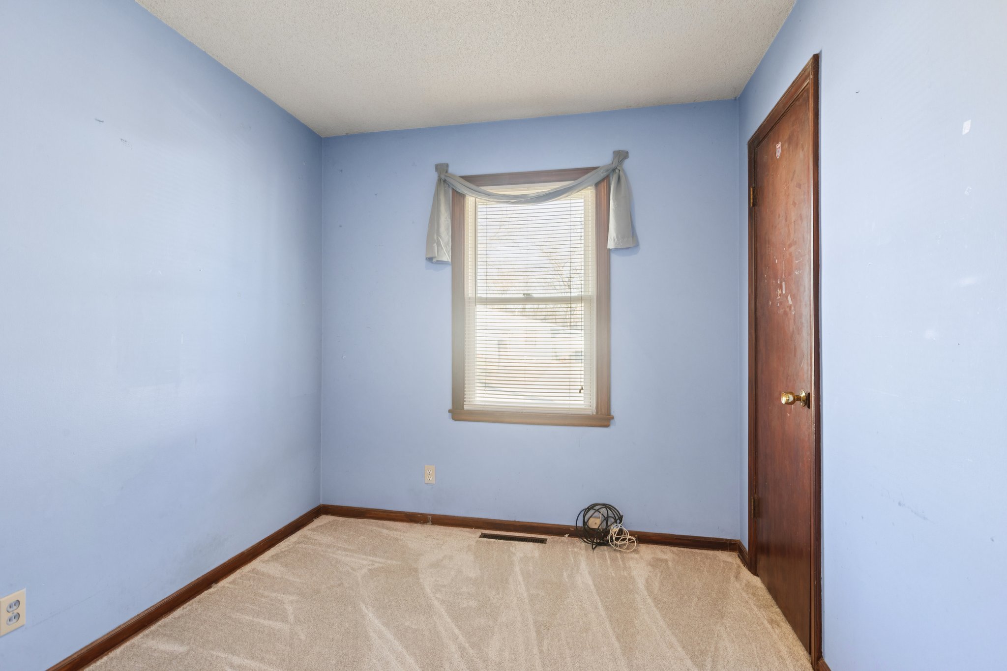 7803 - 4350 N Drury Ave_020.jpg